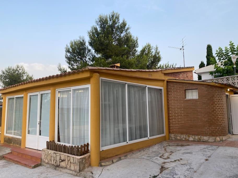 Encantador Y Acogedor Alojamiento Con Piscina Monserrat Exteriör bild